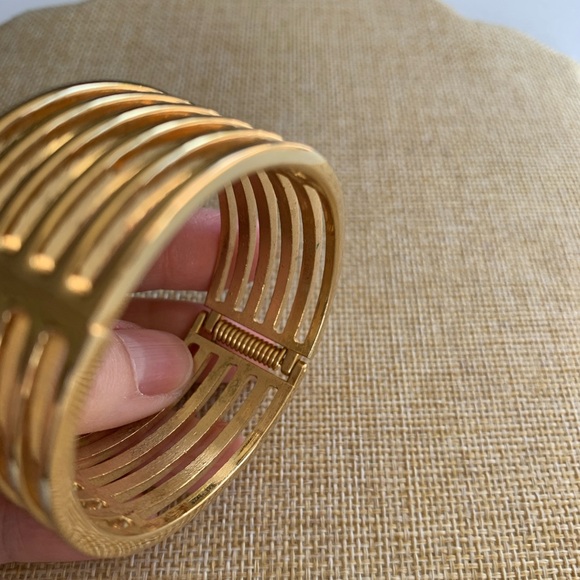 Elegant Vintage Gold Bracelet in excellent condition - Picture 3 of 7